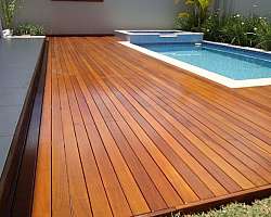 Deck de madeira movel para piscina