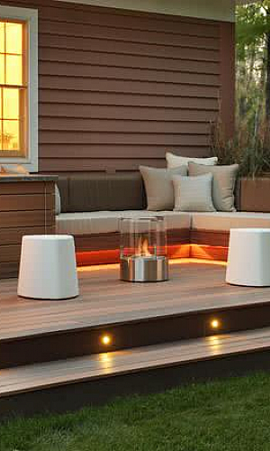 Deck de Madeira com Escada Deck de Madeira com Escada