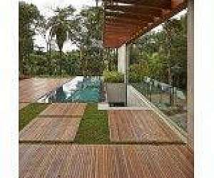 Deck de madeira com pergolado Deck de madeira com pergolado