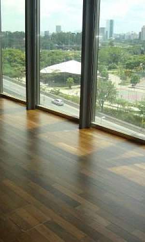 Raspagem de piso de bambu